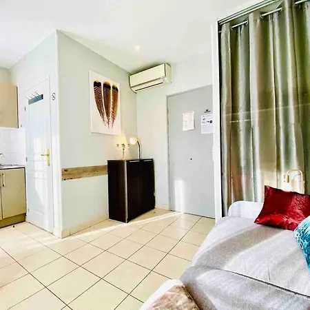 Studio N 4 Promenade Centre *